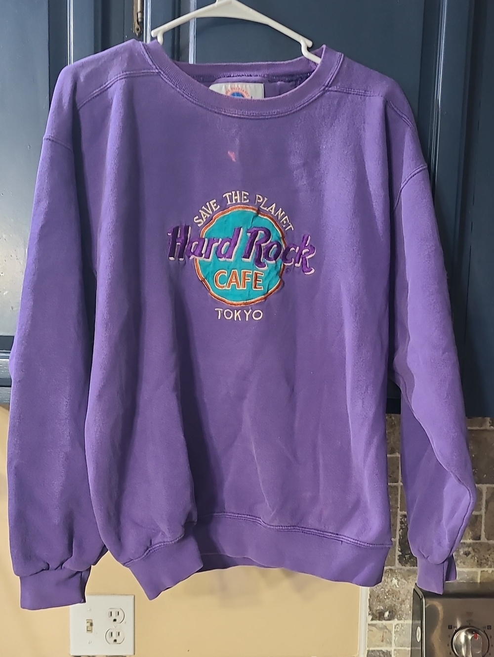 Vintage Hard Rock Cafe Purple Tokyo Embroidered Crewneck Sweater mens